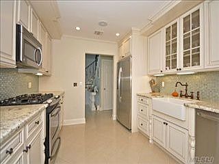 4th image of 224 Regent Dr