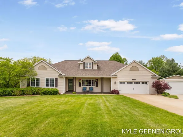 3560 Walnut Park Dr, Hamilton, MI 49419