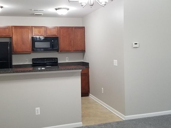 5th image of 23895 Greenwood Dr