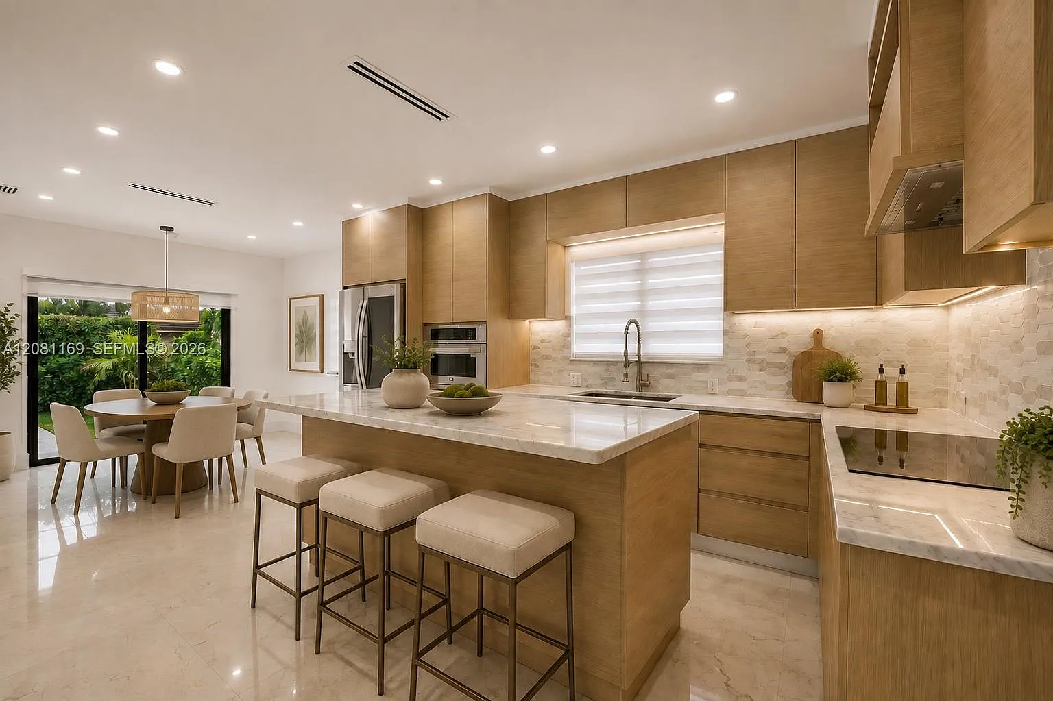 Majorca Ave, Coral Gables — Photo 1