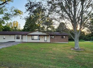 2135 Follis Rd, Jonesboro, IL 62952