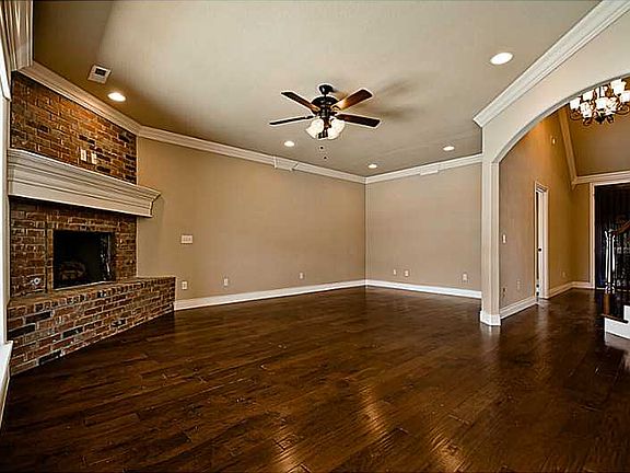 5th image of 4201 W Willow Bend Dr