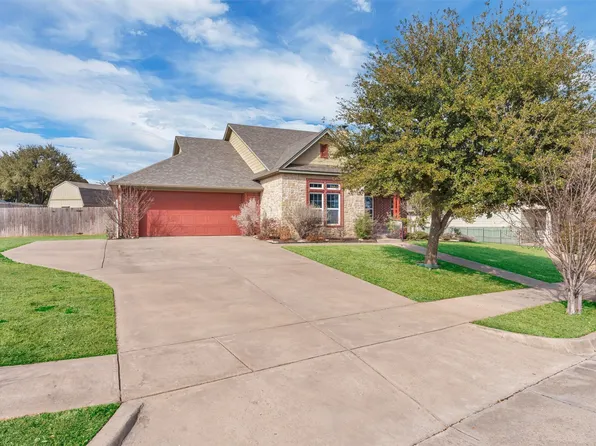 125 Camelot St, Glen Rose, TX 76043