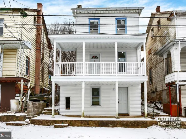 1228 Pulaski Ave, Coal Township, PA 17866