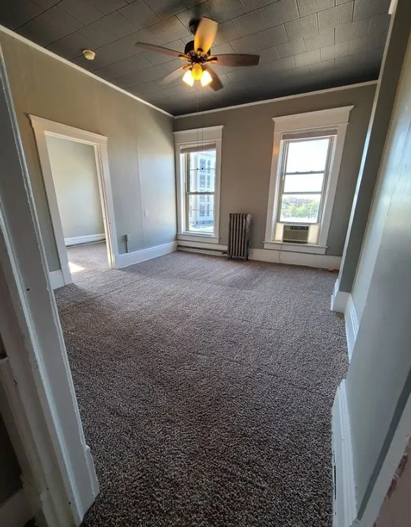 220 South Street — Photo 3
