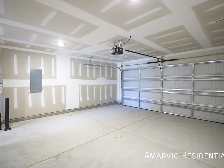 175 Seymour Village Dr — Photo 8