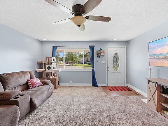 5th image of 2258 N Shady Ln