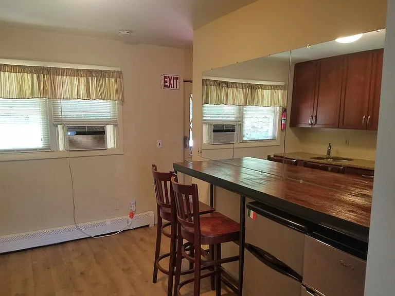 39 Woodlawn Ave — Photo 14