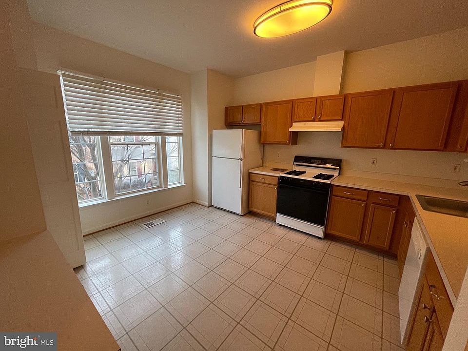 1st image of 4080 Fountainside Ln