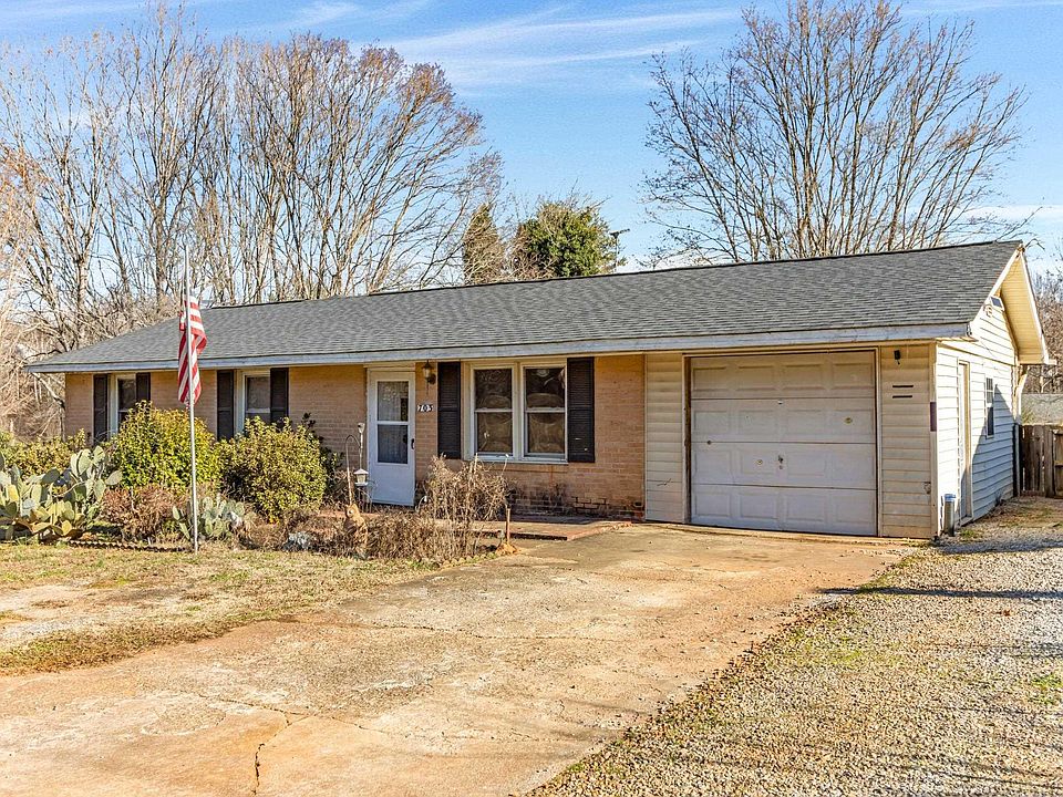 1st image of 703 Old Stagecoach Rd