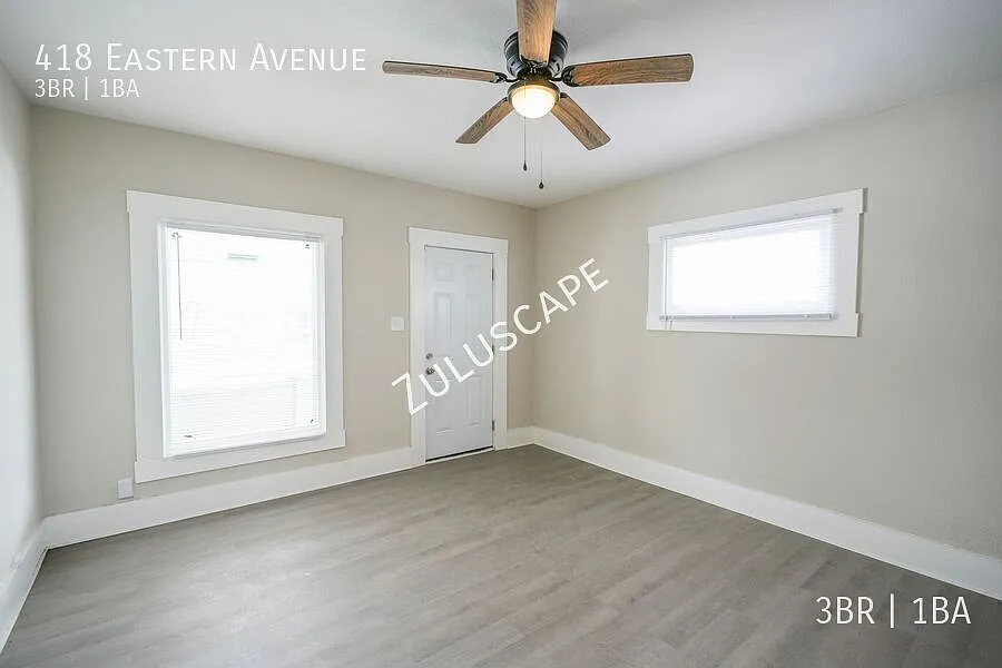 Free 1st Month Rent!.....418 Eastern Ave. / Classic 3 Bed 1 Bath Duplex in Indianapolis — Photo 3