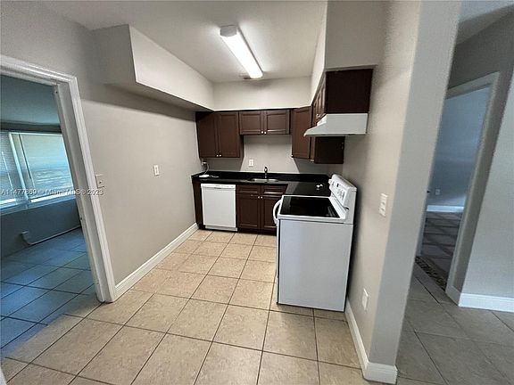4th image of 1179 NW 136th St