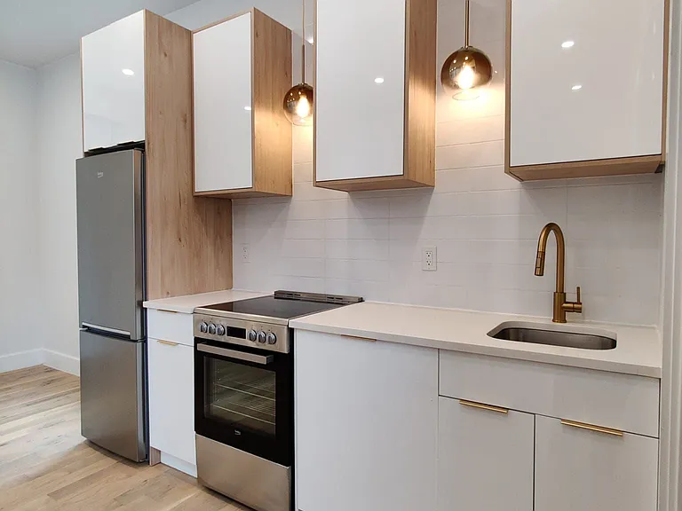 1242 Park Pl #2F — Photo 4