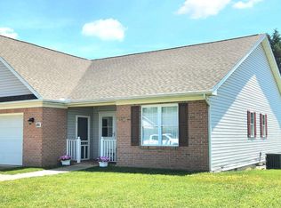 86 Westhall Dr, Charles Town, WV 25414