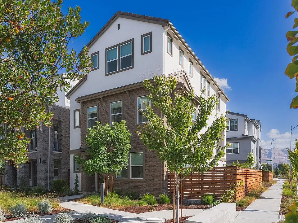 2263 Pastoral Loop