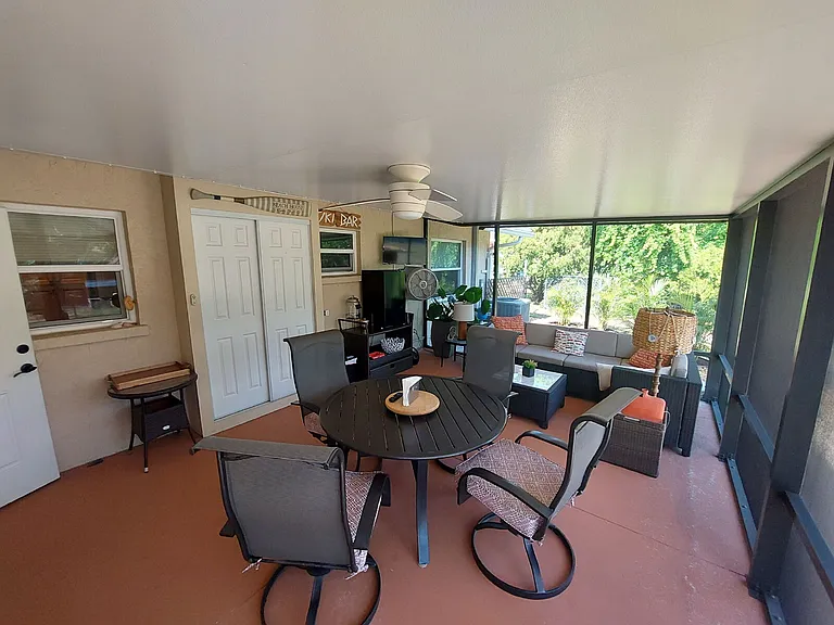 1541 Crest Dr — Photo 20