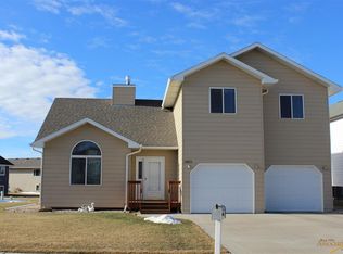 2821 Shad St, Rapid City, SD 57703