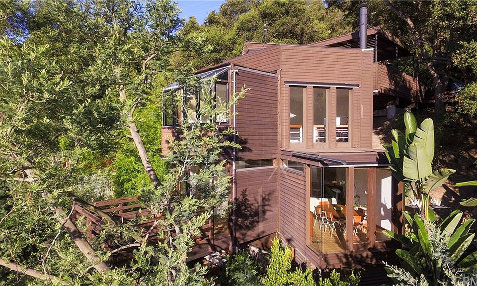 1st image of 19520 Cave Way Topanga