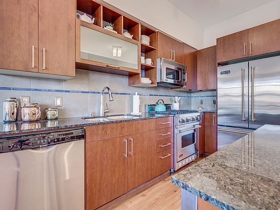 5th image of 1524 Eastlake Ave E #409