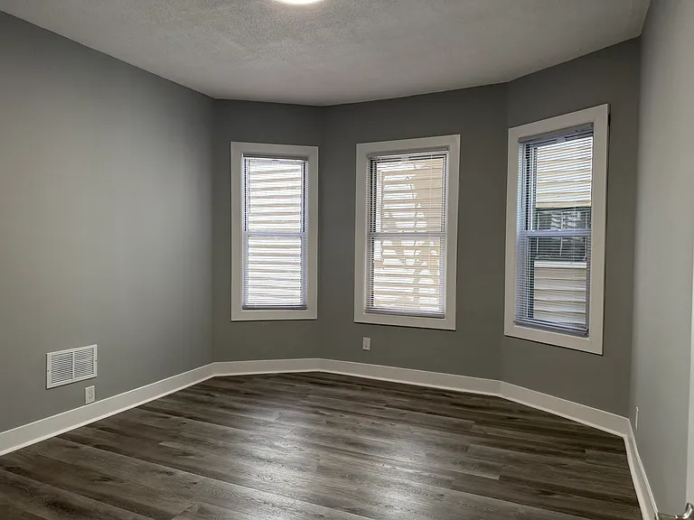 722 Bay St #1 — Photo 3