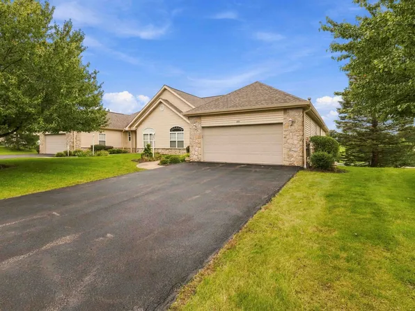 6085 Triple Crown Cir, Greensburg, PA 15601