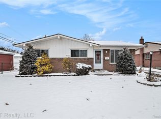 2160 Malvina St, Lincoln Park, MI 48146