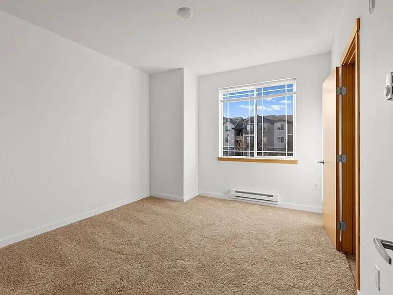 Tustin Apartment Homes — Photo 11