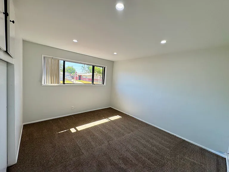 647 W Avenue J8 — Photo 16