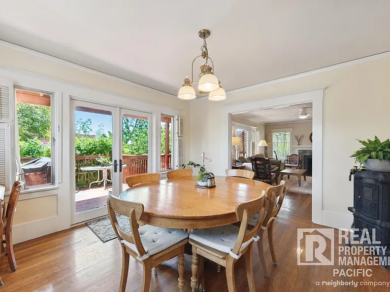 1550 Beverly Pl — Photo 10