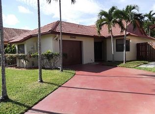 11340 SW 8th Pl, Pembroke Pines, FL 33025