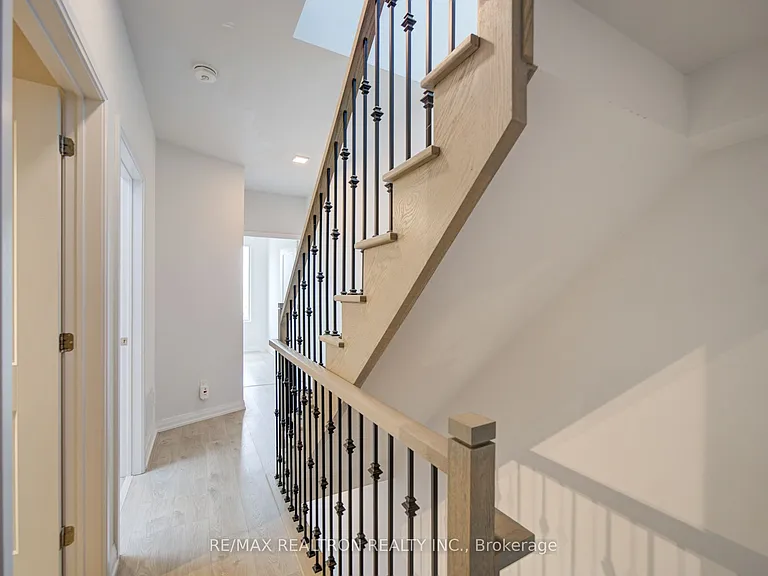 1050 Portage Pkwy #Townhouse 33 — Photo 31