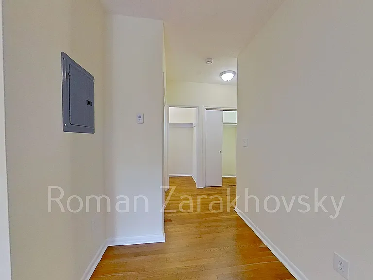 7 Wade St #6 — Photo 3