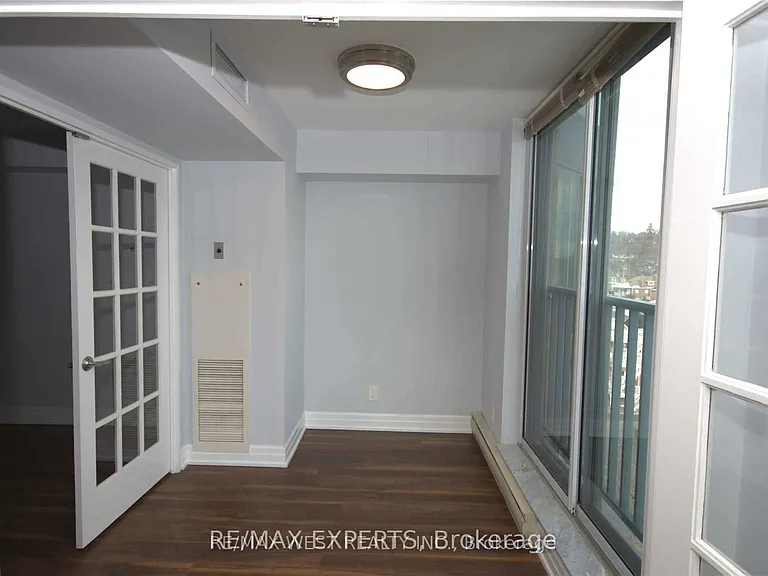 150 Dunlop St E #810 — Photo 9