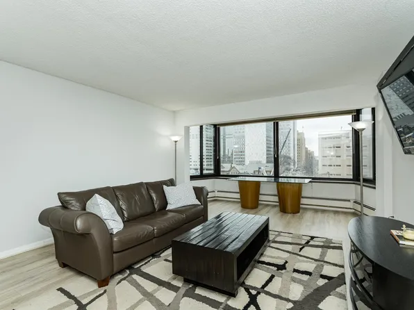 207 5th Ave SW APT 208, Rochester, MN 55902