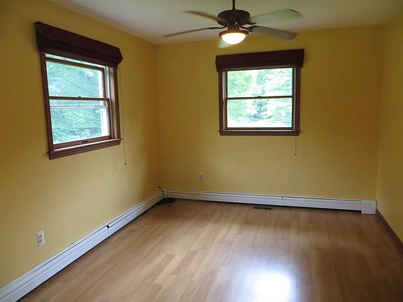 3rd image of 87 Connelly Dr