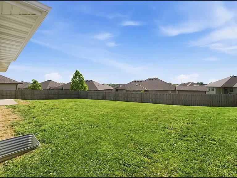 1648 N Pinnacle Ave — Photo 25