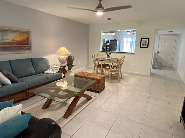 (undisclosed Address), Naples, FL 34112