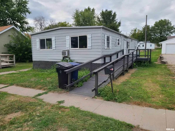 508 W 2nd St, Tipton, IA 52772