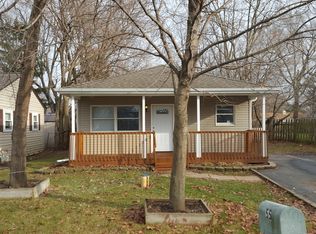 60 Della St, Crystal Lake, IL 60014