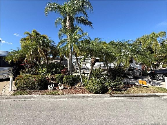 3rd image of 502 NW Boundary Dr