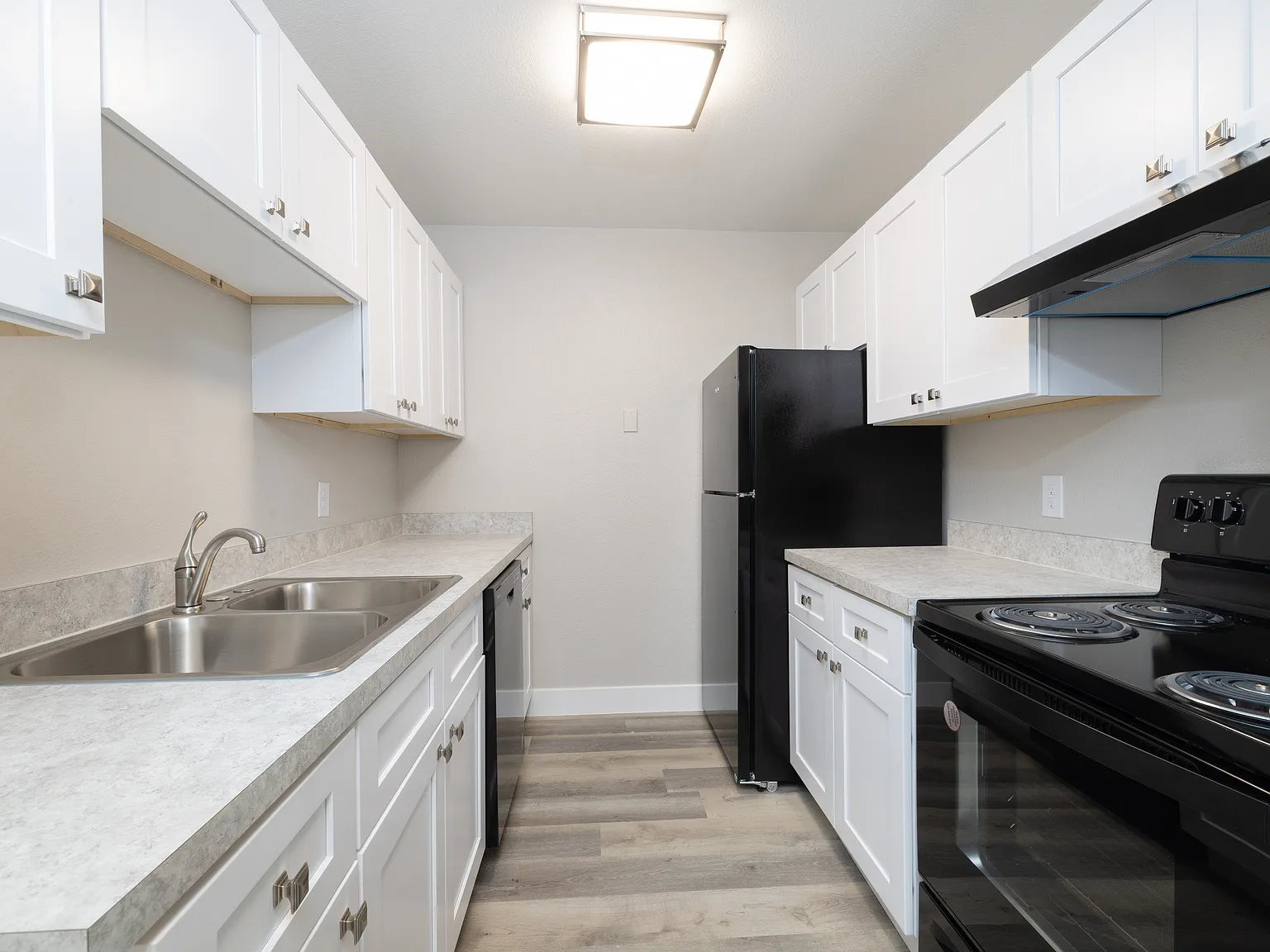 Parkview Apartments — Photo 2