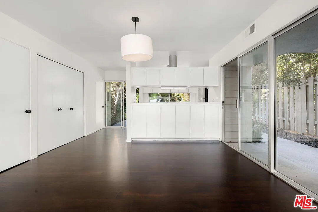 2 bed, 2.5 bath, 1401 sqft, $6,500 — Photo 4