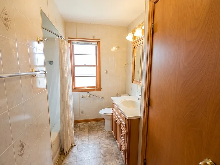 2759 S Howell Ave — Photo 8