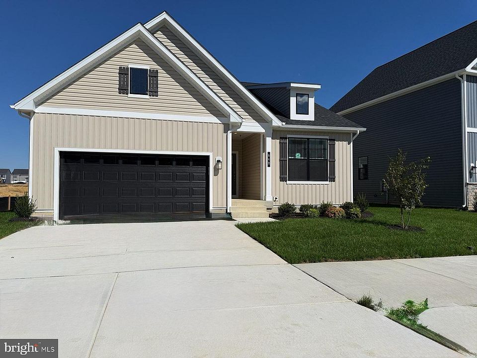 1st image of 648 Hoot Owl Ln