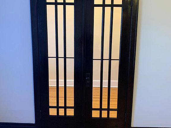 4th image of 145 Chatsworth St S #205