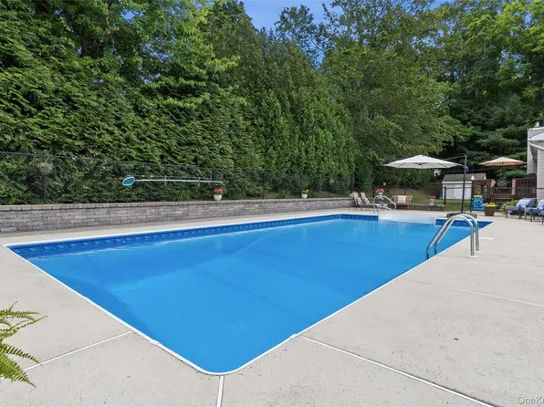 26 Pugsley Parkway, Cortlandt Manor, NY 10567