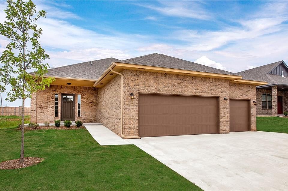 1st image of 16012 Mendoza Dr
