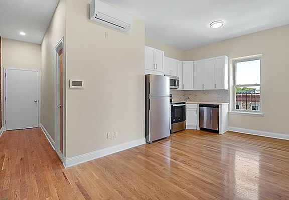 2nd image of 800 Church Ave APT 1