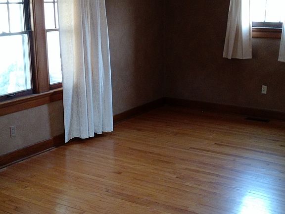 3rd image of 4250 Merrimac Ave