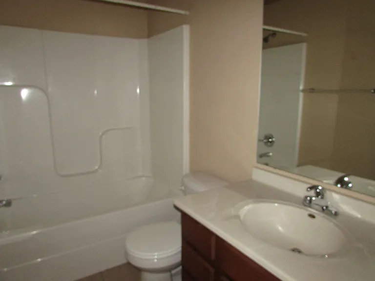 190 Lyle Curtis Cir — Photo 11